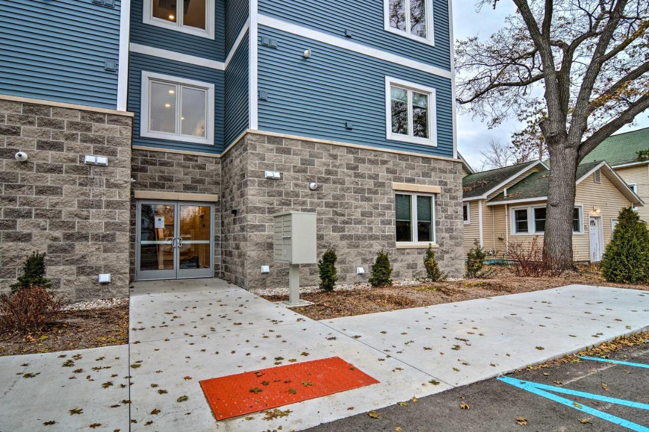 Modern Traverse City Condo About 1 Mi To Bay! Εξωτερικό φωτογραφία