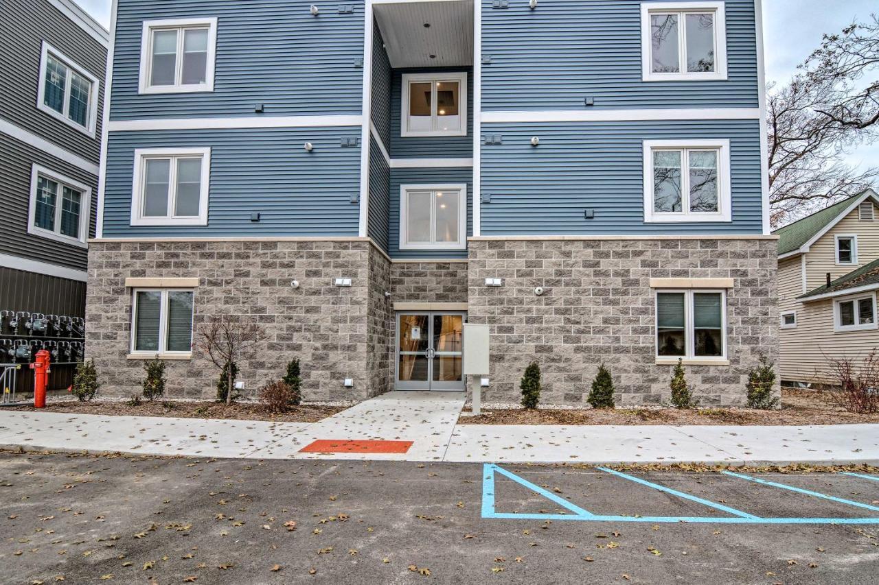 Modern Traverse City Condo About 1 Mi To Bay! Εξωτερικό φωτογραφία